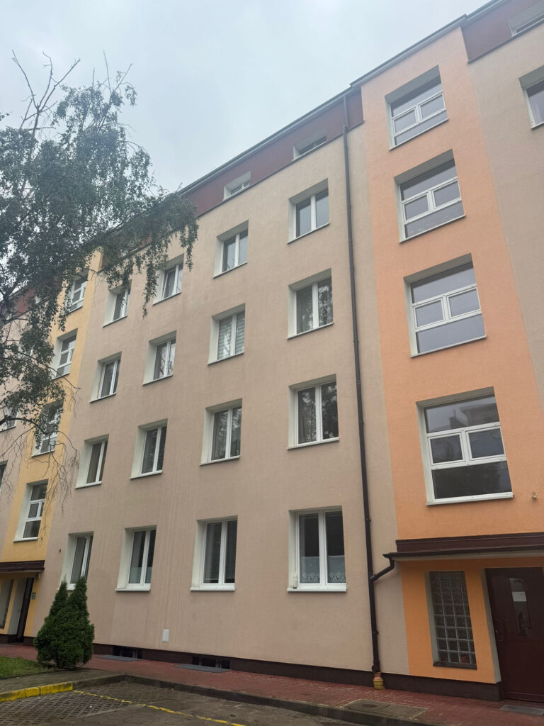 elewacjia bloku po czyszczeniu i impregnacji
