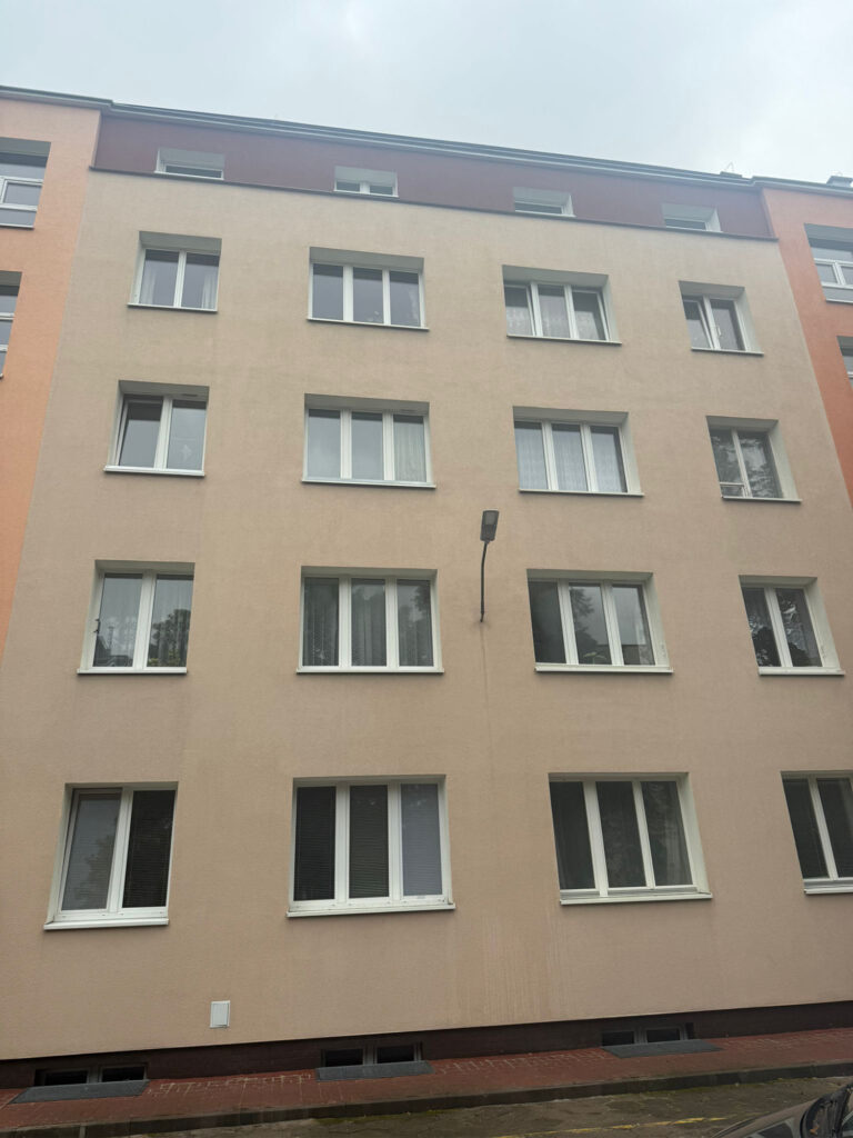 elewacjia bloku po czyszczeniu i impregnacji