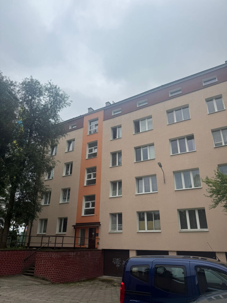 elewacjia bloku po czyszczeniu i impregnacji